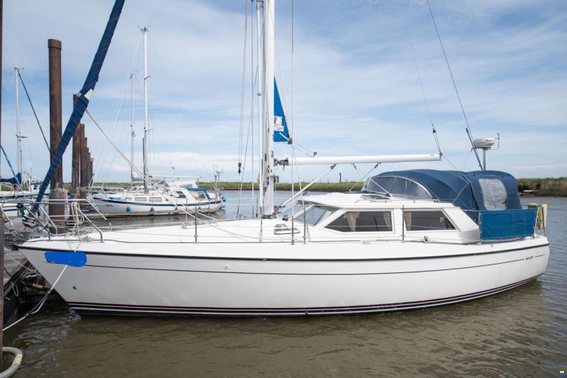 Moody Eclipse 33