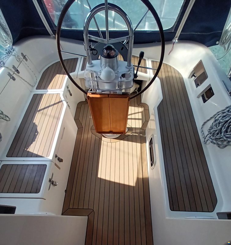 Moody Eclipse 33