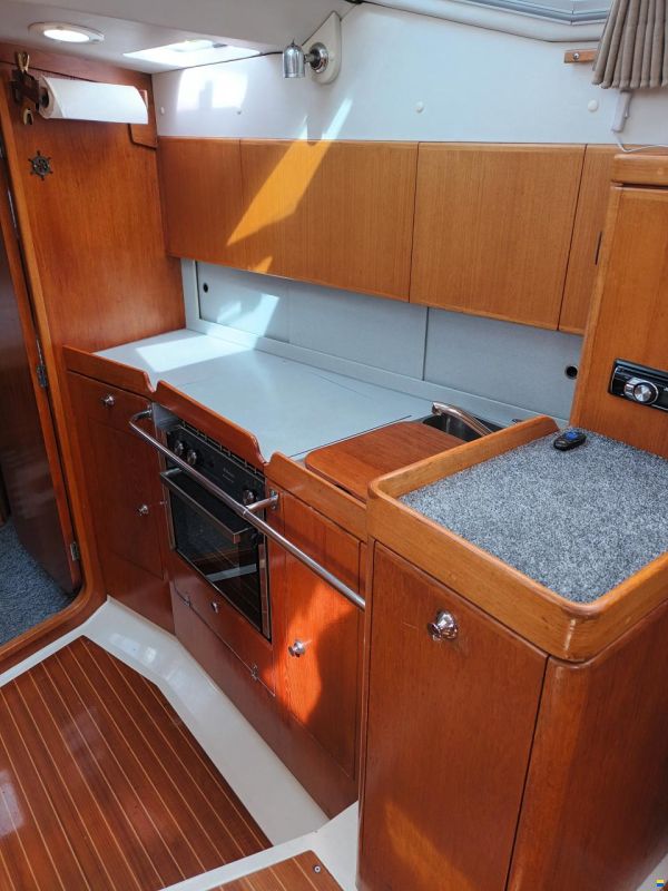 Moody Eclipse 33
