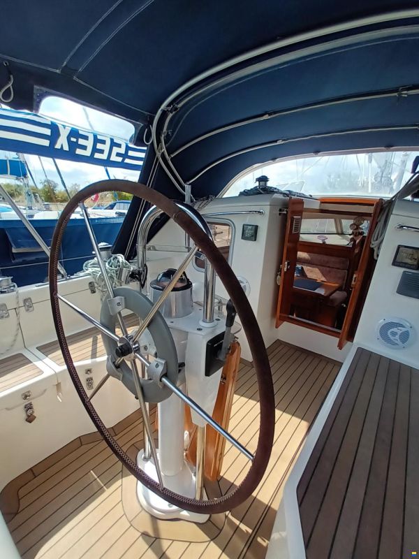 Moody Eclipse 33