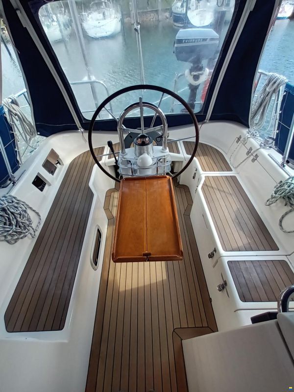 Moody Eclipse 33