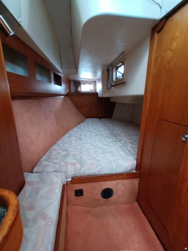 Moody Eclipse 33