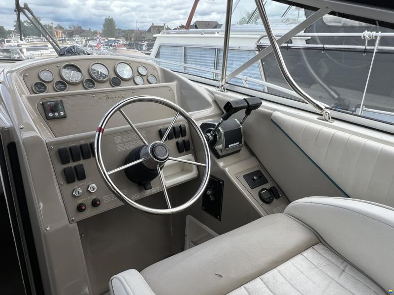 Bayliner 3255 Avanti Express
