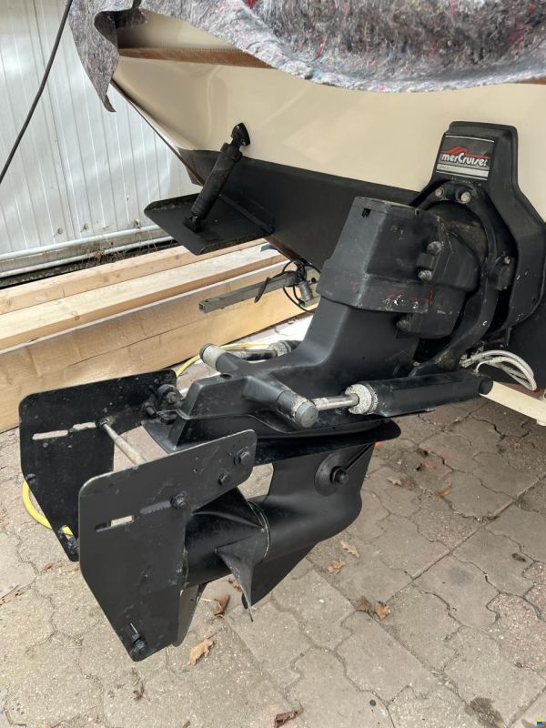 Sea Ray 215 EC