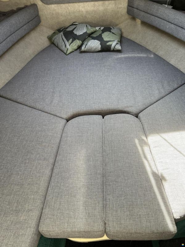 Sea Ray 215 EC