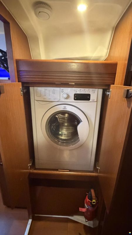 Beneteau Oceanis 43