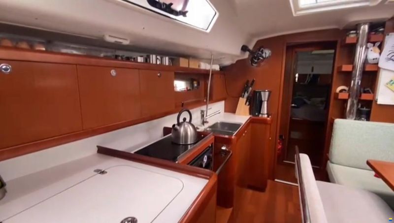 Beneteau Oceanis 43