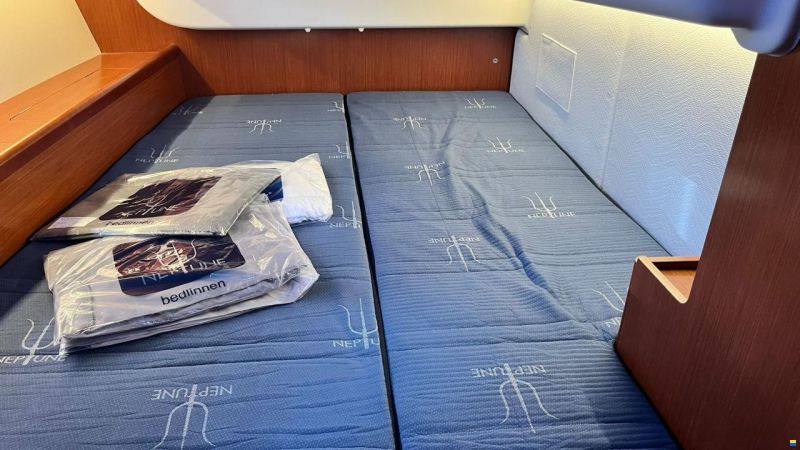 Beneteau Oceanis 43