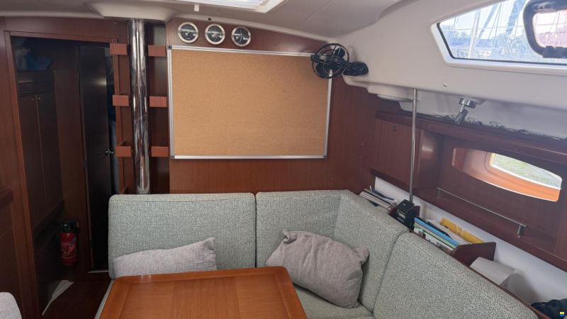Beneteau Oceanis 43