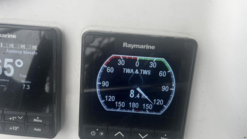 Beneteau Oceanis 43