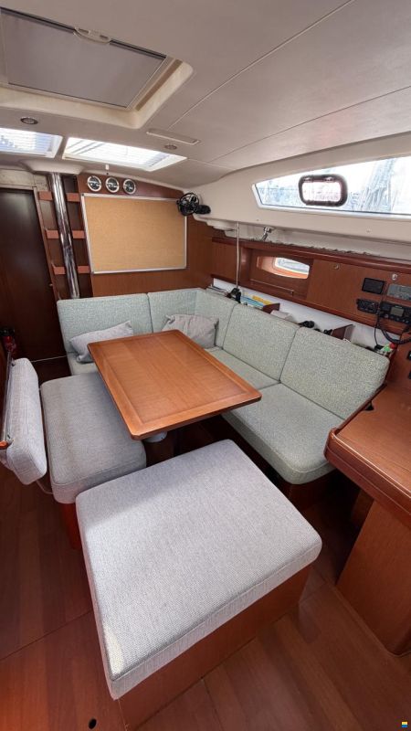 Beneteau Oceanis 43