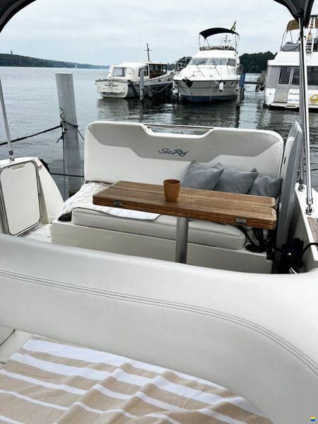 Sea Ray DA 255 Sundancer
