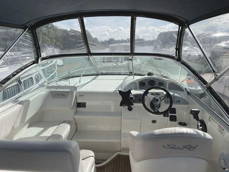 Sea Ray DA 255 Sundancer