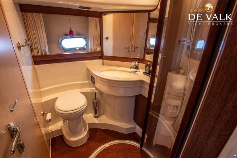 Ferretti 550