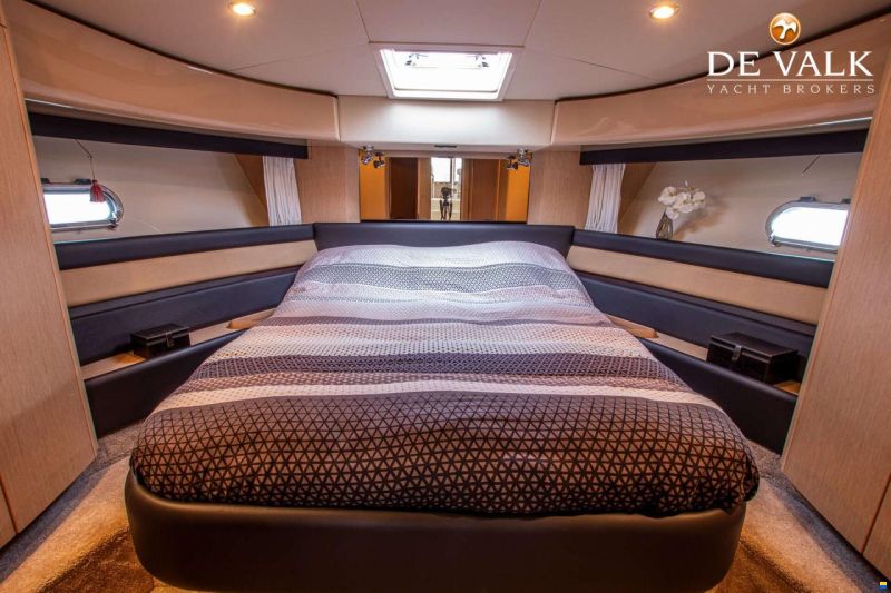 Ferretti 550
