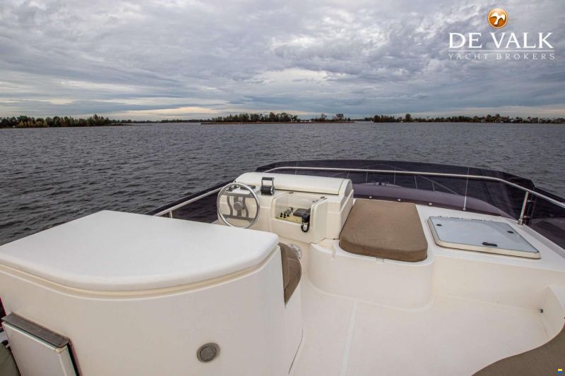 Ferretti 550