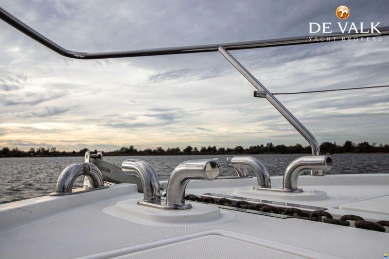 Ferretti 550