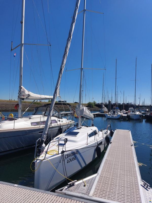 Beneteau First 27