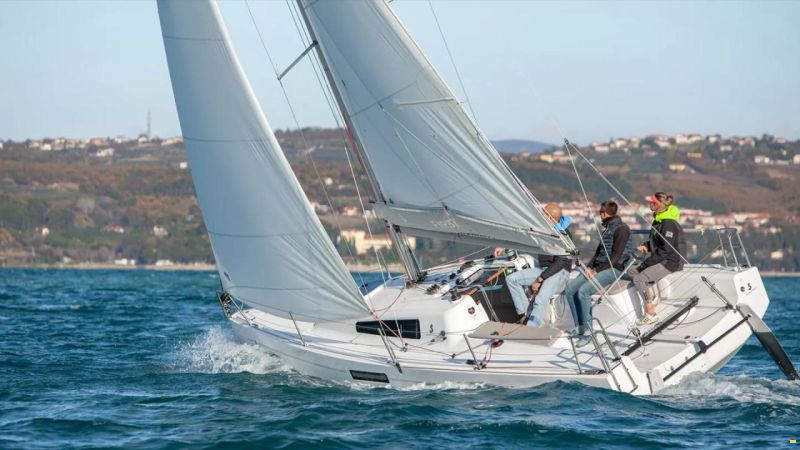 Beneteau First 27