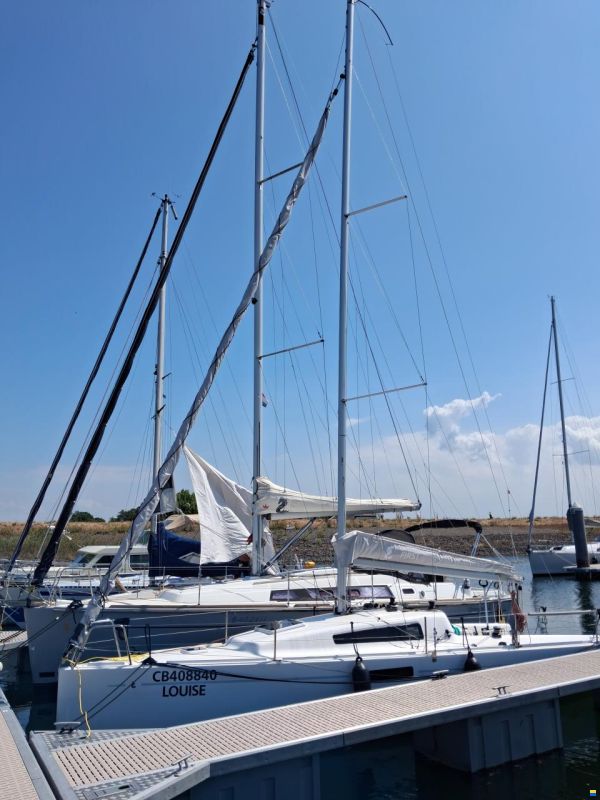 Beneteau First 27