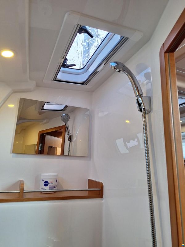 Bavaria Cruiser 37