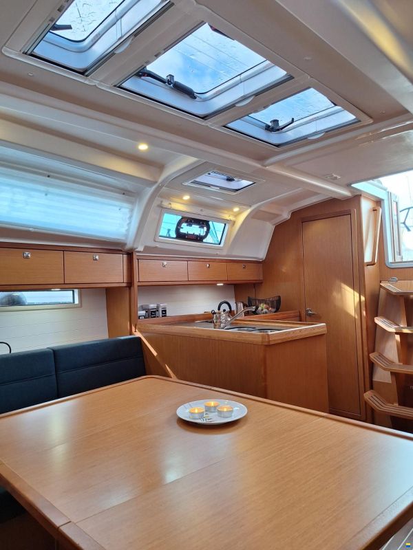 Bavaria Cruiser 37