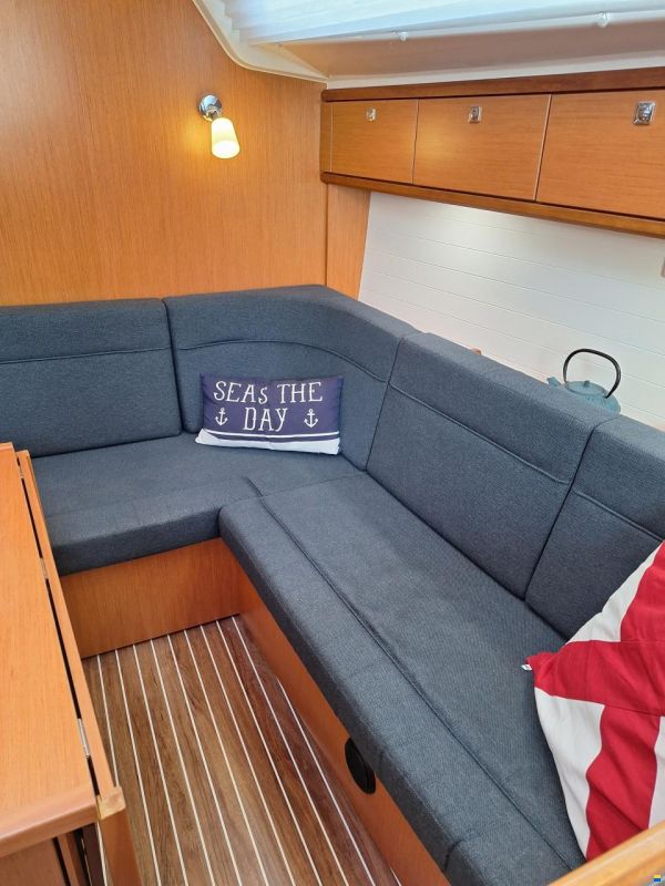 Bavaria Cruiser 37