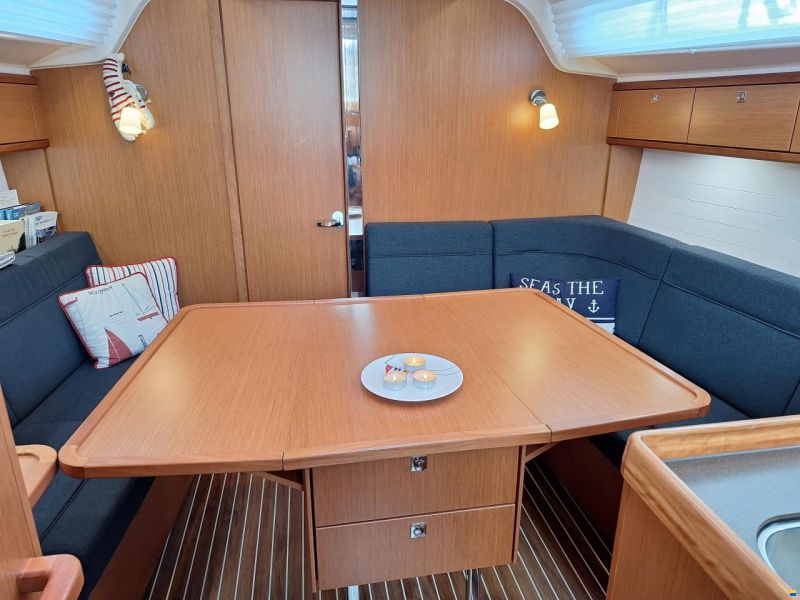 Bavaria Cruiser 37