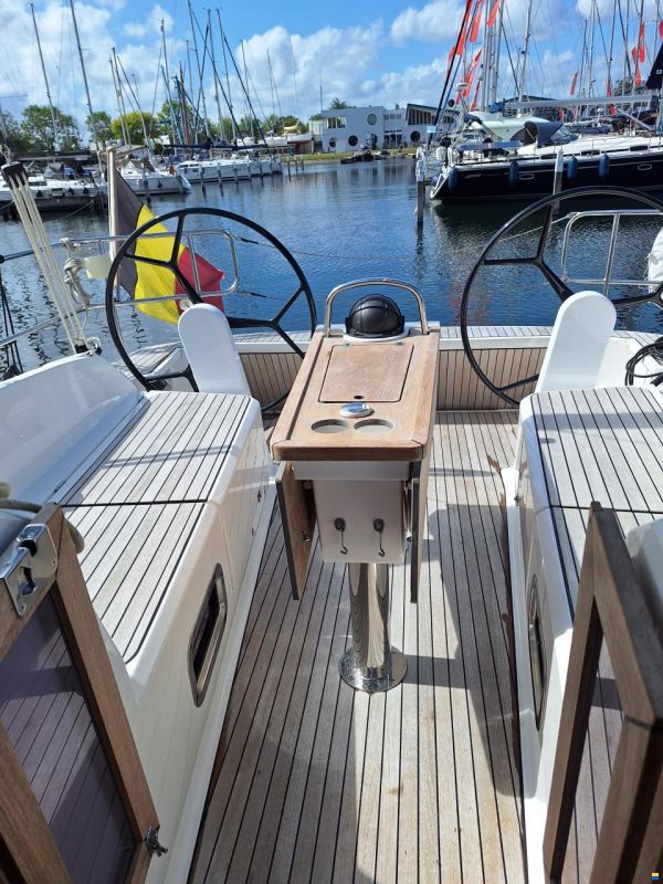 Bavaria Cruiser 37