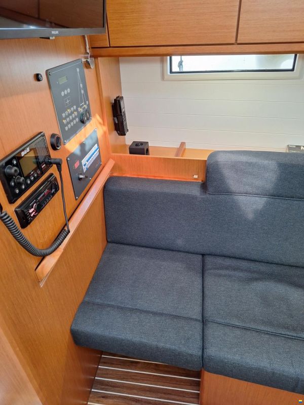 Bavaria Cruiser 37