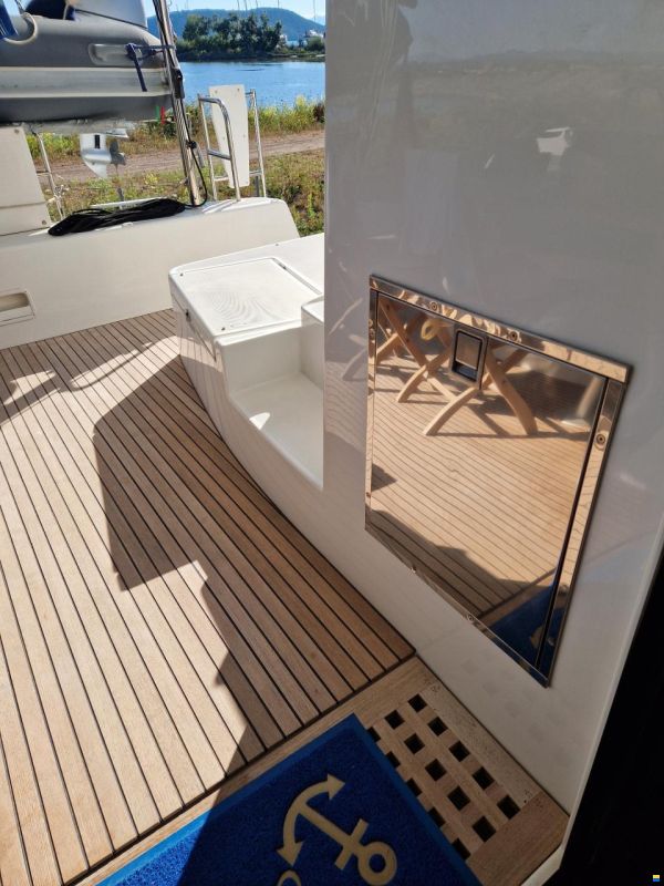 Lagoon 42