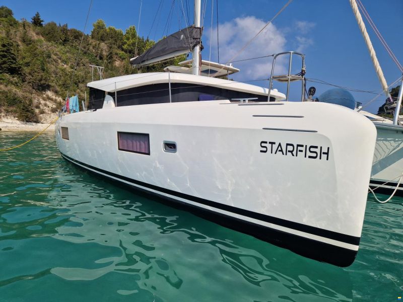 Lagoon 42