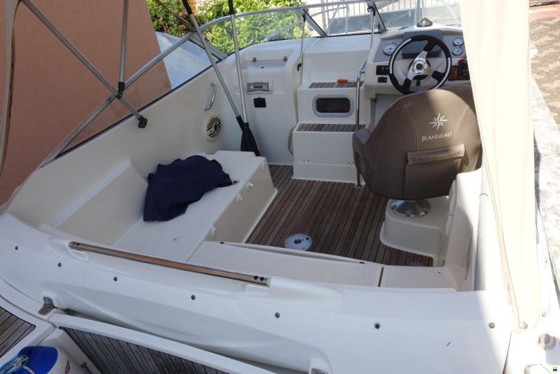Jeanneau Cap Camarat 555 DC