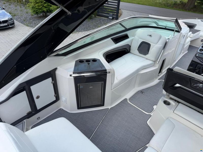 Monterey 328 SS