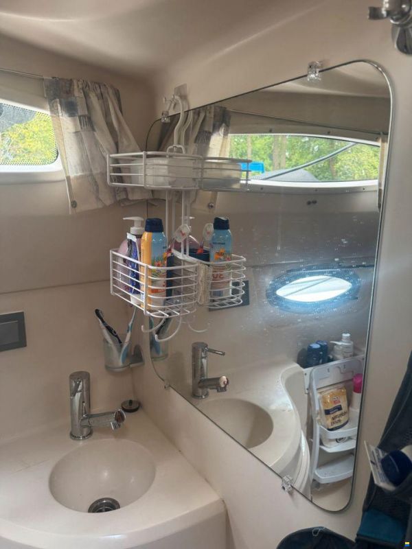 Regal 2565 Window Express