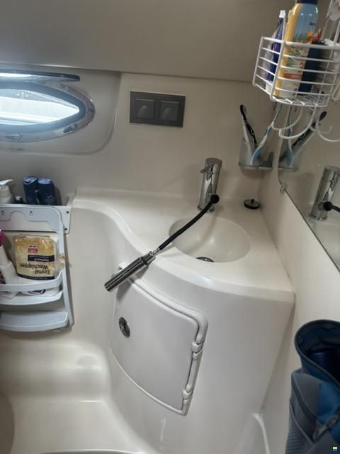 Regal 2565 Window Express