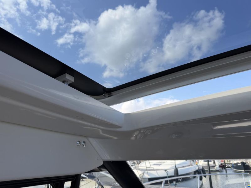 Jeanneau NC 11