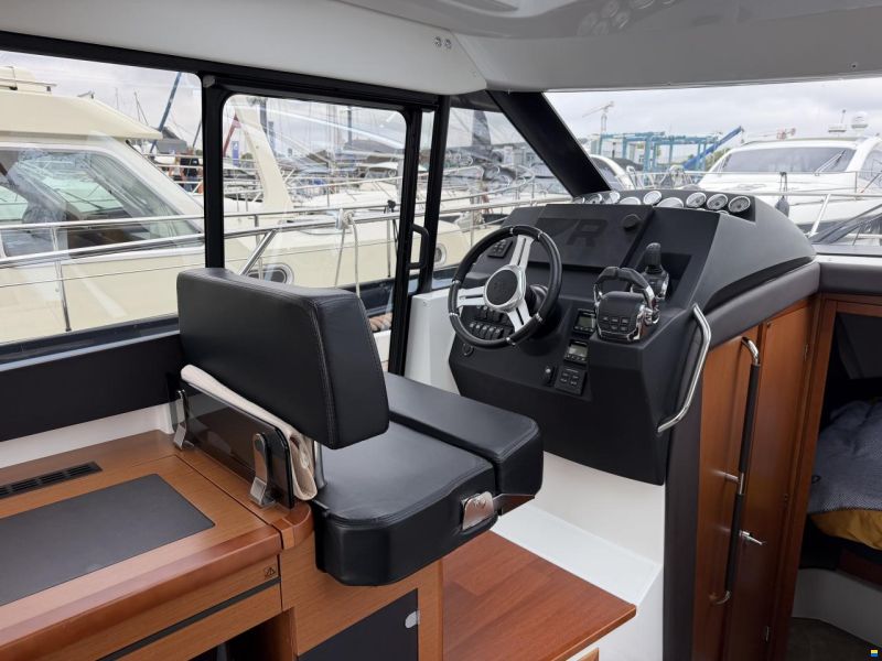 Jeanneau NC 11