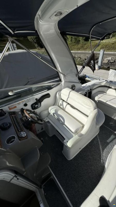 Rinker Express Cruiser