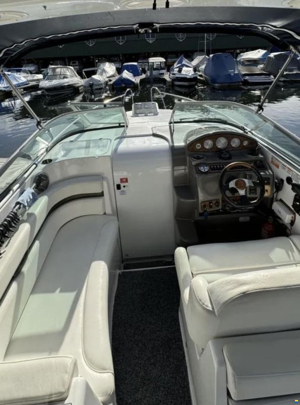 Rinker Express Cruiser