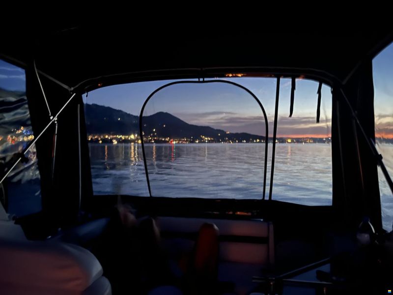 Rinker Express Cruiser