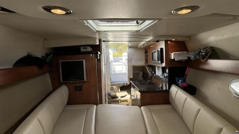 Rinker Express Cruiser