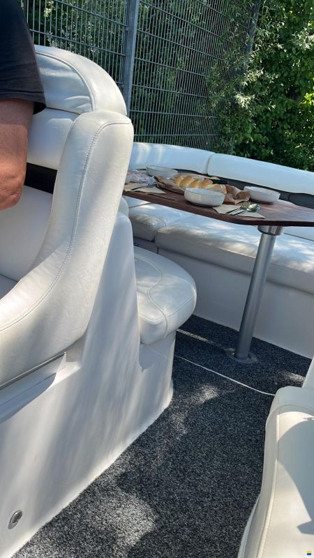 Rinker Express Cruiser