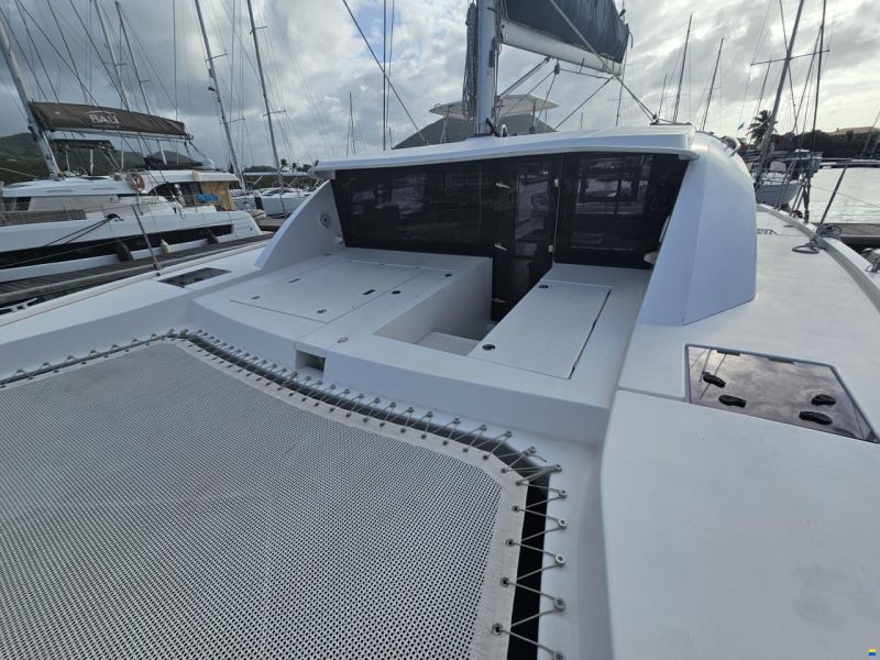 Robertson&Caine Leopard 40