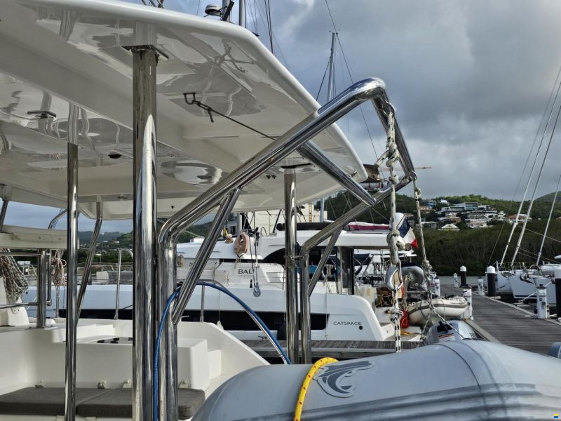Robertson&Caine Leopard 40