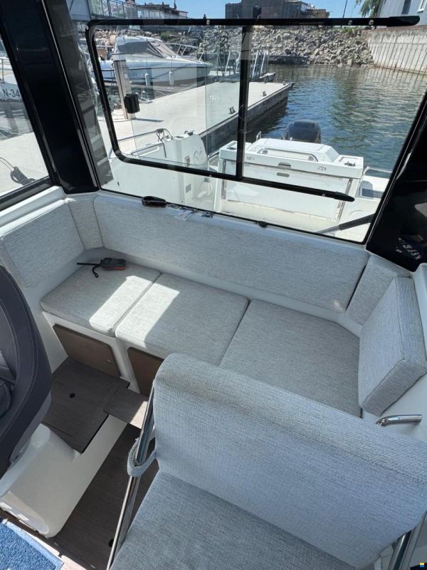 Jeanneau 795 sport
