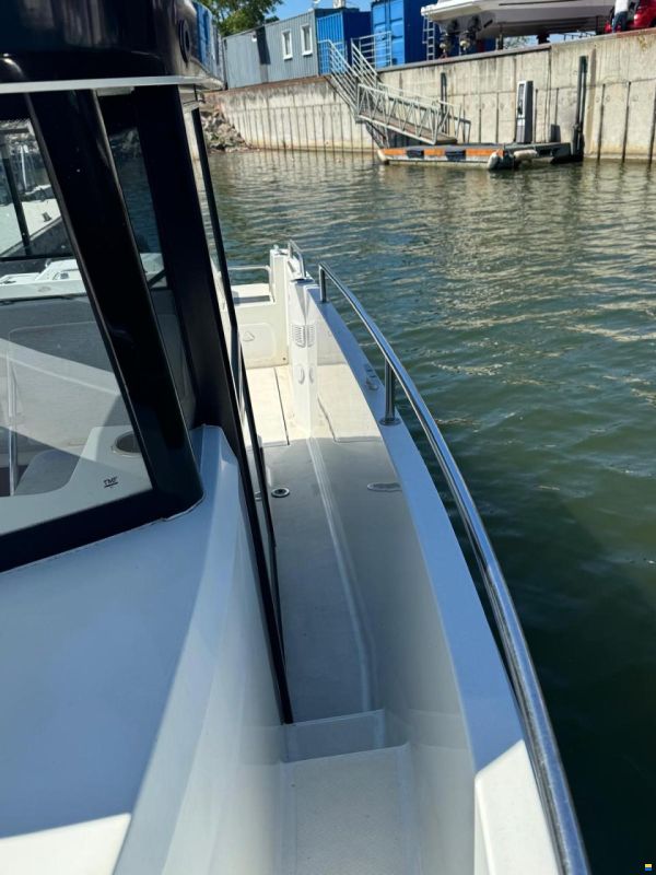 Jeanneau 795 sport