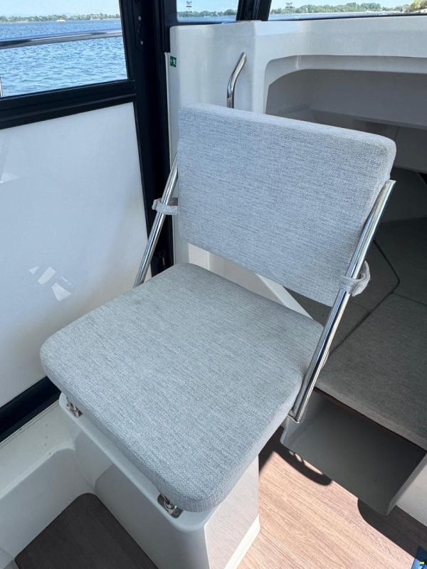 Jeanneau 795 sport