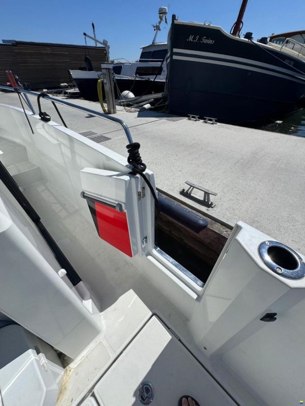Jeanneau 795 sport