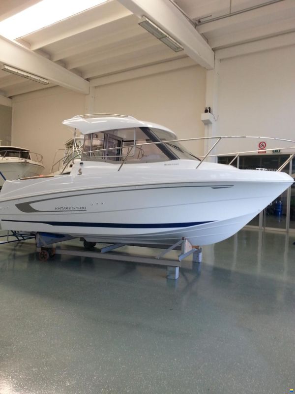Beneteau Antares 5.80
